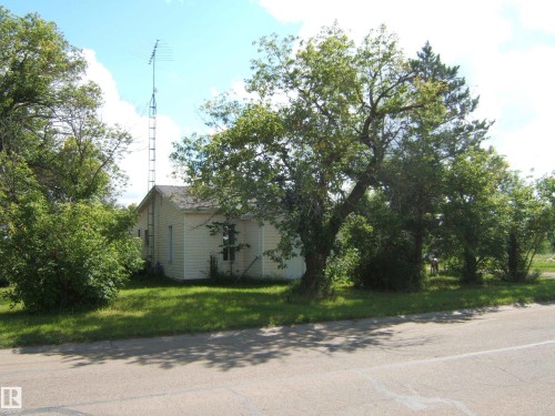 5029 47 Street   Vegreville, AB T9C 1X1
