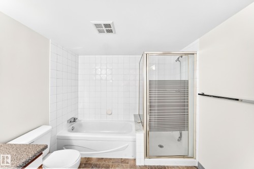 #706 11211 85 St Nw, Edmonton, AB - Indoor Photo Showing Bathroom