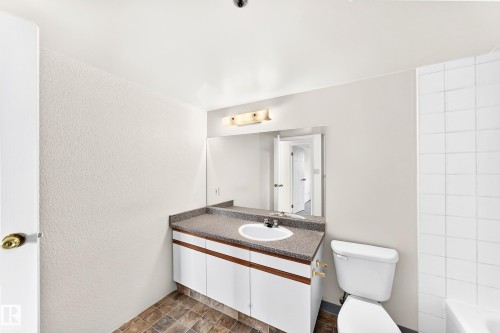 #706 11211 85 St Nw, Edmonton, AB - Indoor Photo Showing Bathroom
