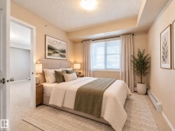 Main bedroom with the window - 