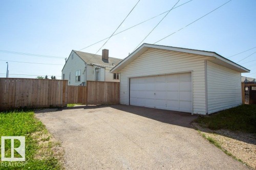 7812 128 Avenue Nw, Edmonton, AB - Outdoor