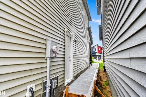Additional content - 1676 27 Street Nw, Edmonton, AB 