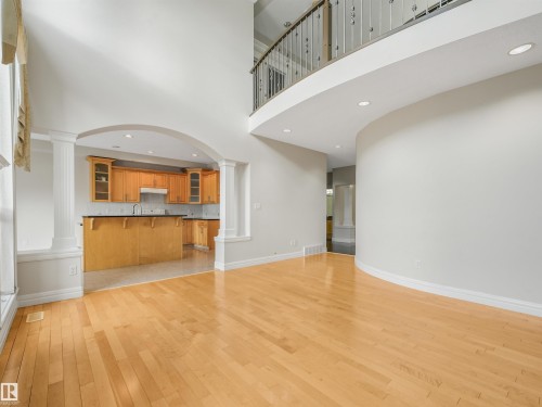 22 Shores Drive, Leduc, AB - Indoor Photo Showing Kitchen