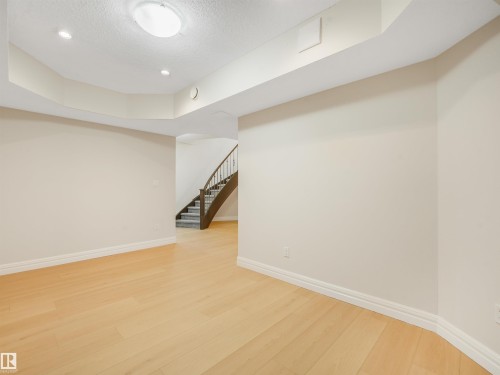 22 Shores Drive, Leduc, AB - Indoor Photo Showing Other Room