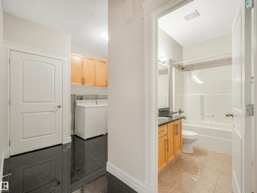 22 Shores Drive, Leduc, AB - Indoor Photo Showing Bathroom