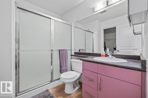 17020 78A Street Nw, Edmonton, AB - Indoor Photo Showing Bathroom