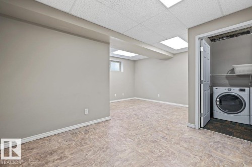17020 78A Street Nw, Edmonton, AB - Indoor Photo Showing Laundry Room