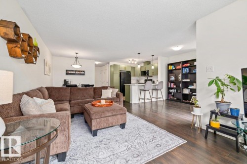 17020 78A Street Nw, Edmonton, AB - Indoor Photo Showing Living Room