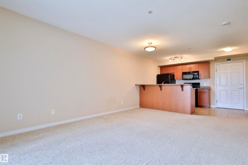 #213 6925 199 St Nw, Edmonton, AB - Indoor Photo Showing Kitchen