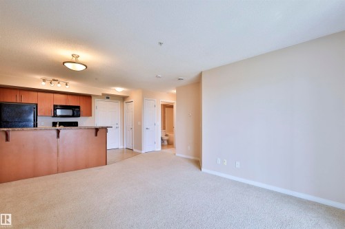 #213 6925 199 St Nw, Edmonton, AB - Indoor Photo Showing Kitchen