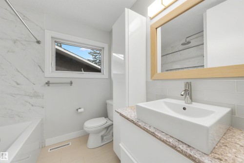 4139 122 Street Nw, Edmonton, AB - Indoor Photo Showing Bathroom