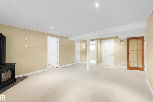 4139 122 Street Nw, Edmonton, AB - Indoor