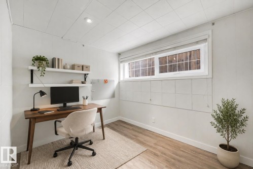 **VIRTUALLY STAGED** - 4139 122 Street Nw, Edmonton, AB - Indoor Photo Showing Office