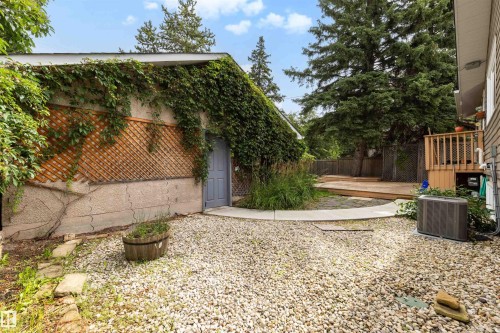 4139 122 Street Nw, Edmonton, AB - Outdoor