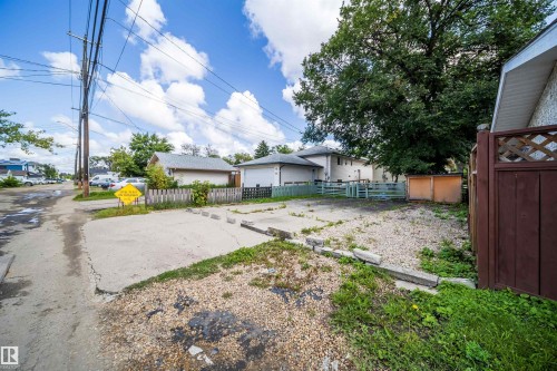 11604 97 Street Nw, Edmonton, AB - Outdoor