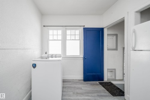 11604 97 Street Nw, Edmonton, AB - Indoor