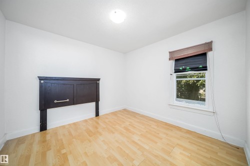 11604 97 Street Nw, Edmonton, AB - Indoor Photo Showing Other Room