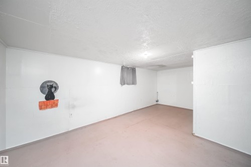 11604 97 Street Nw, Edmonton, AB - Indoor