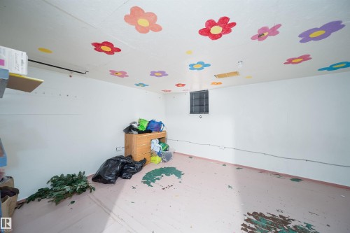 11604 97 Street Nw, Edmonton, AB - Indoor