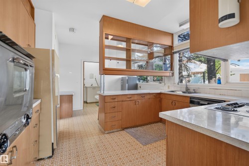 13842 Ravine Drive Nw, Edmonton, AB - Indoor Photo Showing Kitchen