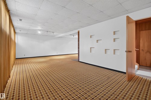 13842 Ravine Drive Nw, Edmonton, AB - Indoor Photo Showing Other Room