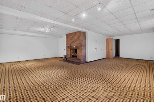 13842 Ravine Drive Nw, Edmonton, AB - Indoor Photo Showing Other Room