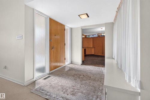 13842 Ravine Drive Nw, Edmonton, AB - Indoor Photo Showing Other Room