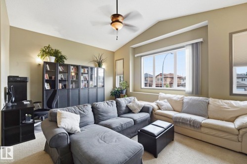 5420 162B Avenue Nw, Edmonton, AB - Indoor Photo Showing Living Room