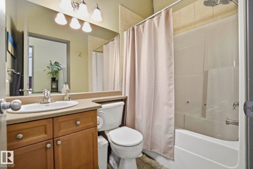 5420 162B Avenue Nw, Edmonton, AB - Indoor Photo Showing Bathroom