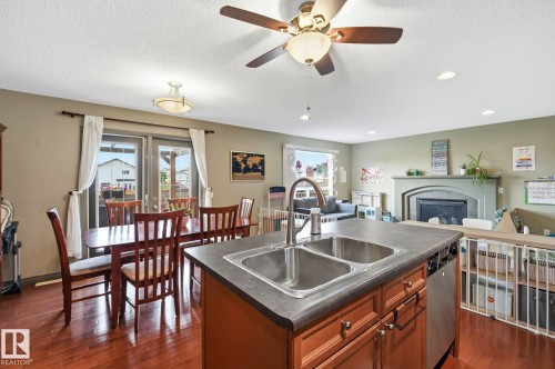 5420 162B Avenue Nw, Edmonton, AB - Indoor