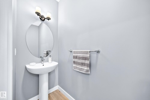 #15 6214 Cartmell Ct Sw, Edmonton, AB - Indoor Photo Showing Bathroom