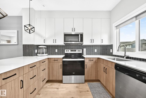 #15 6214 Cartmell Ct Sw, Edmonton, AB - Indoor Photo Showing Kitchen