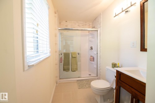 5019 42 Street, Cold Lake, AB - Indoor Photo Showing Bathroom