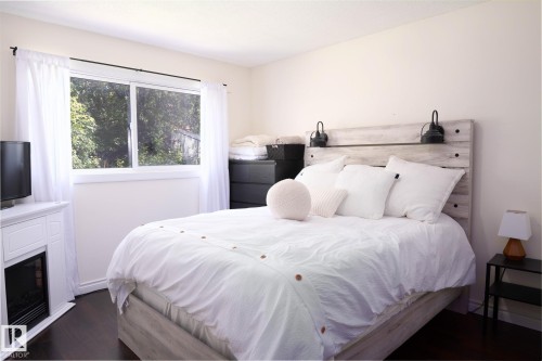 5019 42 Street, Cold Lake, AB - Indoor Photo Showing Bedroom