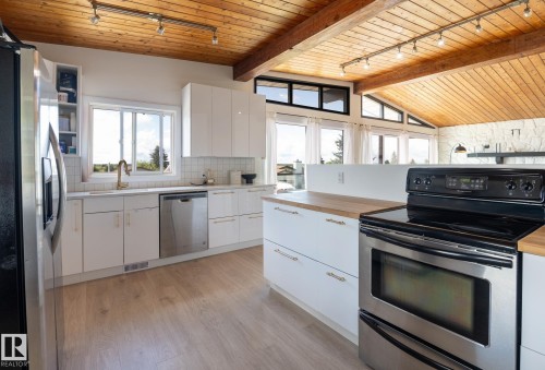 5019 42 Street, Cold Lake, AB - Indoor Photo Showing Kitchen