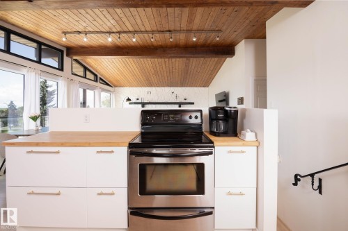 5019 42 Street, Cold Lake, AB - Indoor Photo Showing Kitchen