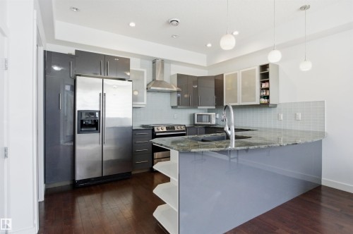 10806 83 Avenue Nw, Edmonton, AB - Indoor Photo Showing Kitchen With Stainless Steel Kitchen With Upgraded Kitchen