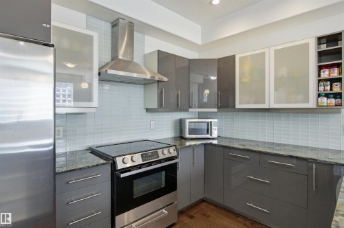 10806 83 Avenue Nw, Edmonton, AB - Indoor Photo Showing Kitchen With Stainless Steel Kitchen With Upgraded Kitchen