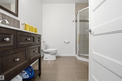 10806 83 Avenue Nw, Edmonton, AB - Indoor Photo Showing Bathroom