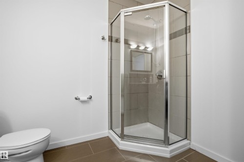 10806 83 Avenue Nw, Edmonton, AB - Indoor Photo Showing Bathroom