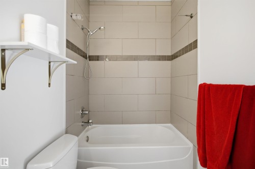 10806 83 Avenue Nw, Edmonton, AB - Indoor Photo Showing Bathroom