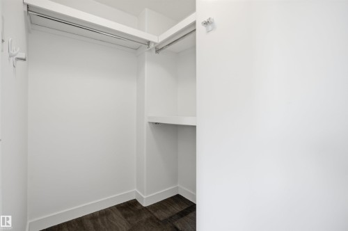 10806 83 Avenue Nw, Edmonton, AB - Indoor