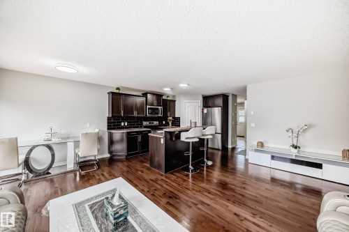 6419 18 Avenue Sw, Edmonton, AB - Indoor