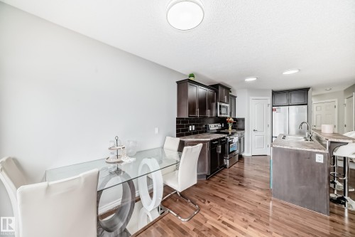 6419 18 Avenue Sw, Edmonton, AB - Indoor