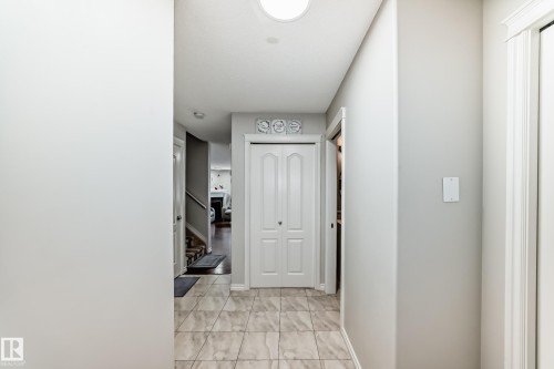 6419 18 Avenue Sw, Edmonton, AB - Indoor