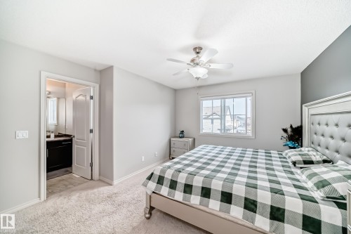 6419 18 Avenue Sw, Edmonton, AB - Indoor Photo Showing Bedroom