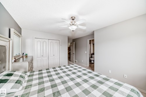 6419 18 Avenue Sw, Edmonton, AB - Indoor Photo Showing Bedroom