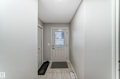 6419 18 Avenue Sw, Edmonton, AB - Indoor Photo Showing Other Room