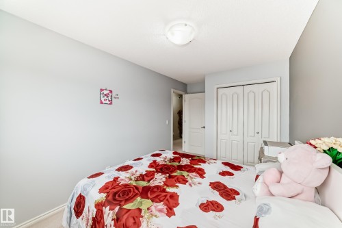 6419 18 Avenue Sw, Edmonton, AB - Indoor Photo Showing Bedroom