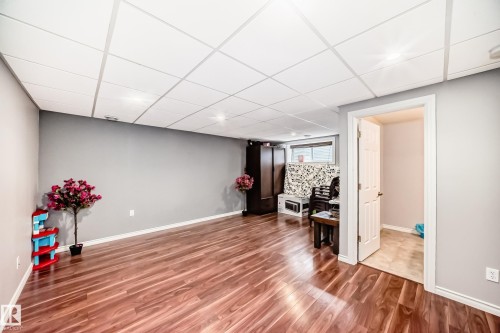 6419 18 Avenue Sw, Edmonton, AB - Indoor Photo Showing Other Room